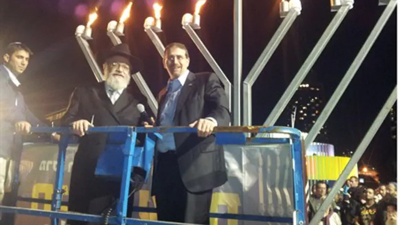 U.S. Ambassador Shapiro and Chabad shaliach