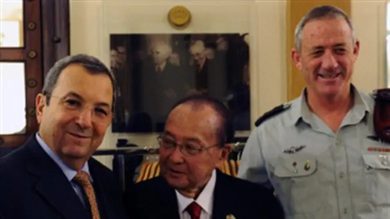 Sen. Inouye with Barak, Gantz