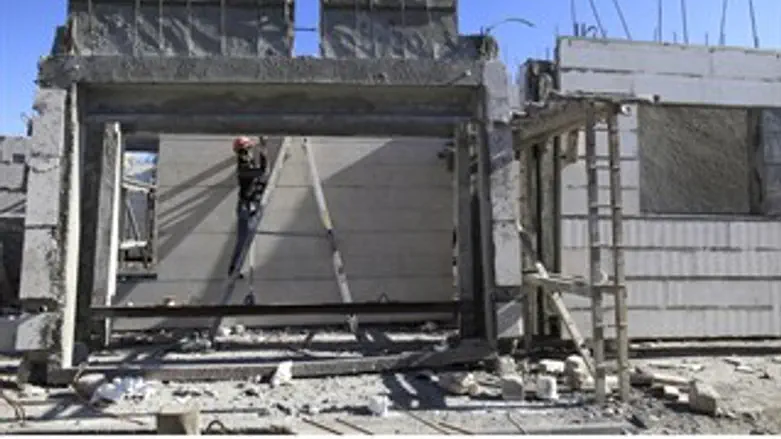 למרות הזעם. אישורים