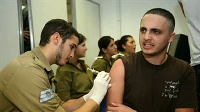 בדיקות רפואיות מזרק זריקה