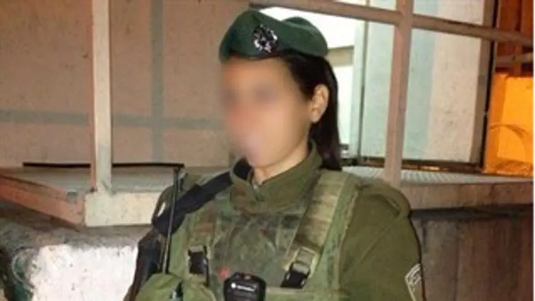 איומים על חיי הלוחמת.