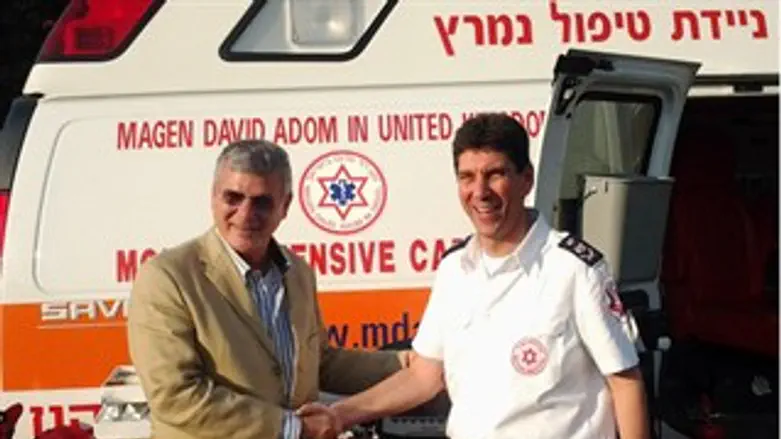 מנכ"ל משרד העורף עם מנכ"ל מד"א