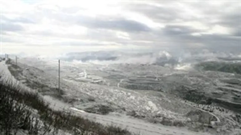 שלג בגבעת תקומה שליד יצהר