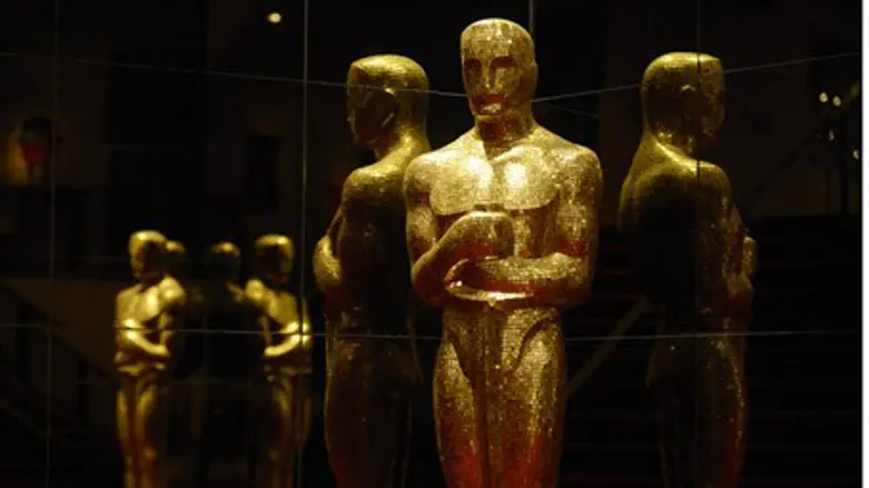 An Oscar statue