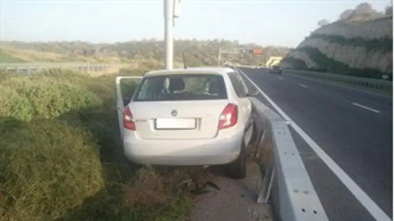 רכבו של הנהג החדש, לפני שנגרר