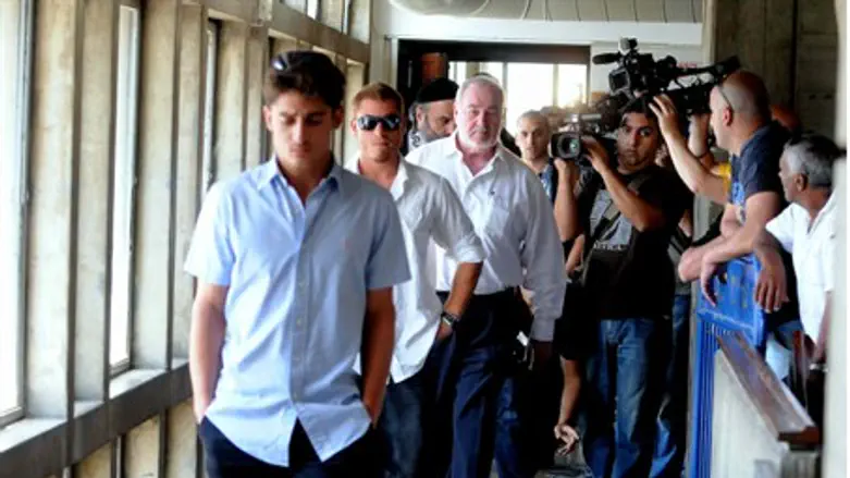 Avraham Hirschson in court (file)