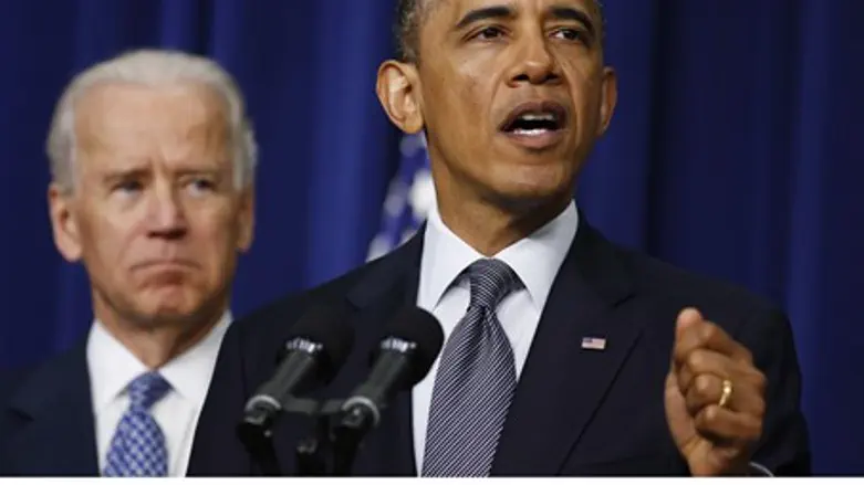 Obama unveils a series of proposals to counte