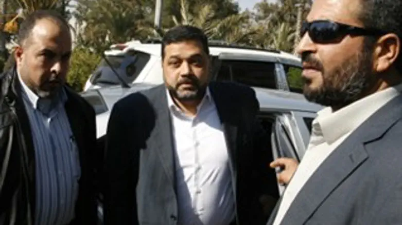 אוסאמא חמדאן בביקורו ברצועת עזה