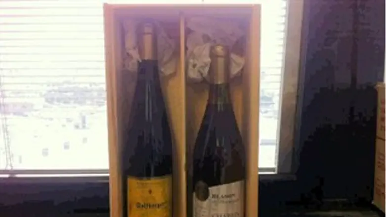 הבקבוקים עם הסמים