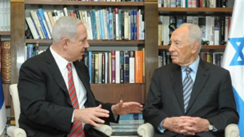 Peres and Netanyahu (file)