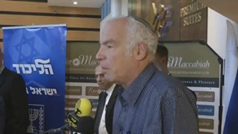 אורי אריאל יוצא מדיוני הרכבת הקואליציה