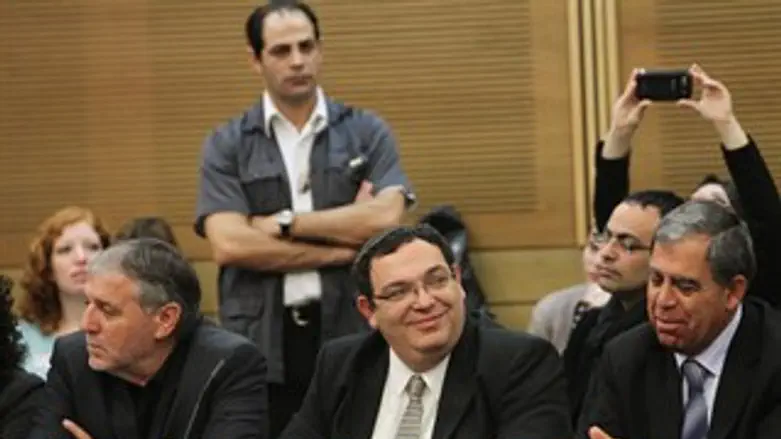 הרב שי פירון יש עתיד מיקי לוי