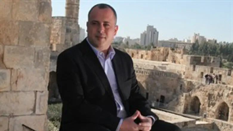 מרגיע. ח"כ חיליק בר