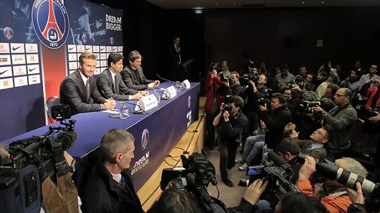 news briefing with Al Jazeera correspondent 