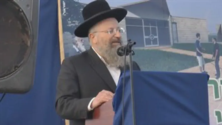 הרב שמואל אליהו באיתמר