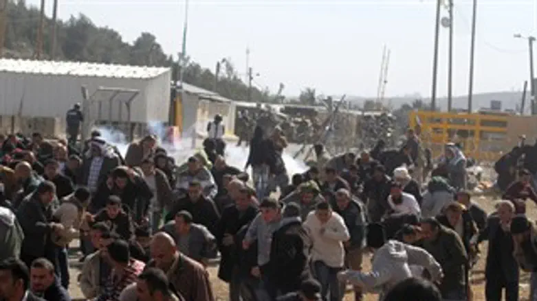 עימותים סמוך לכלא עופר