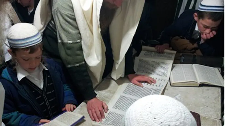 Megilla reading at Homesh