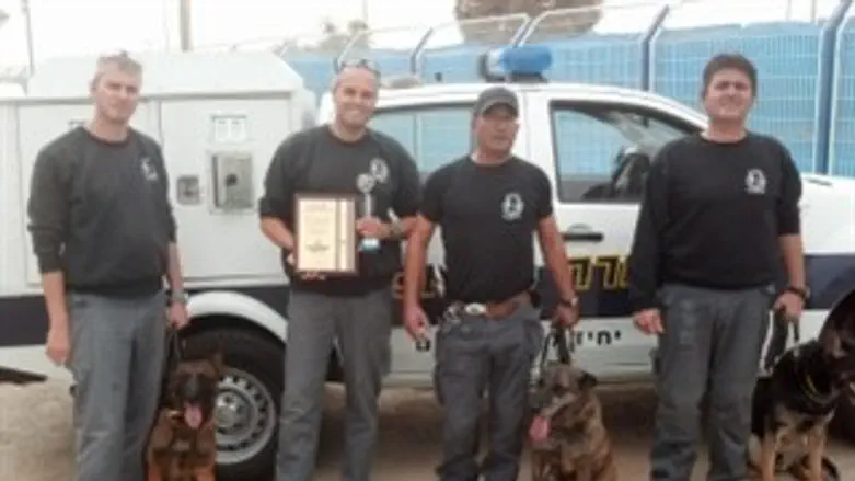 יחידת הכלבים של המשטרה