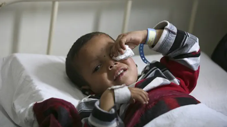 Wounded Syrian refugee child in Jordanian hos