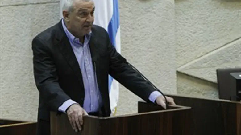 סטרוק תעקוב. אהרונוביץ' במליאה