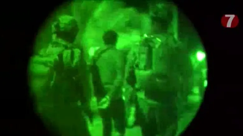 IDF arrests suspects in rock attack