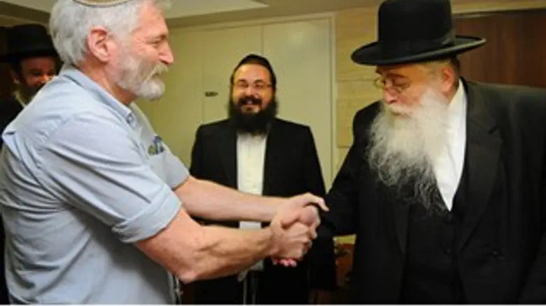 ח"כ פרוש וזמביש באירוע קביעת המזוזה