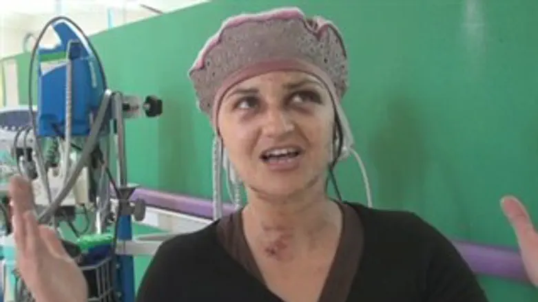 מתפללת לרחמי שמים. אדוה ביטון