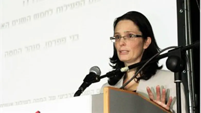 לבטל חסמים. מיכל צוק