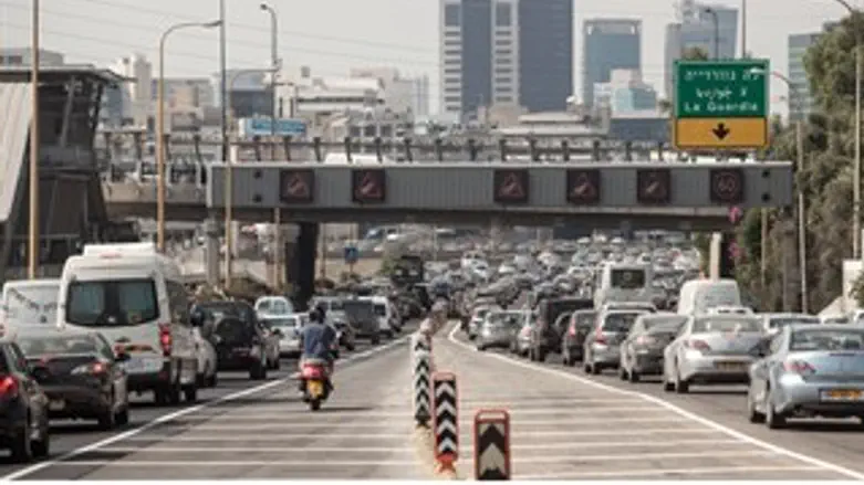 פקק כביש רכב