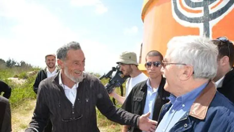 Katzover (left) welcomes Shamir