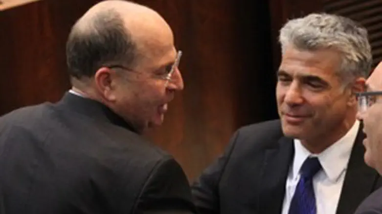 נפגשו. לפיד ויעלון