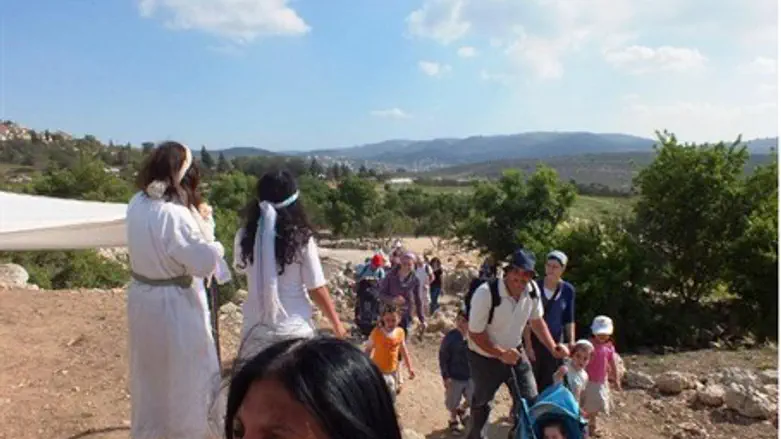 Hikers at ancient Shilo