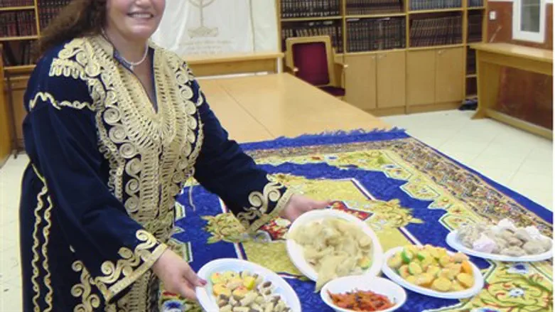 Празднование Мимуны. Иллюстрация