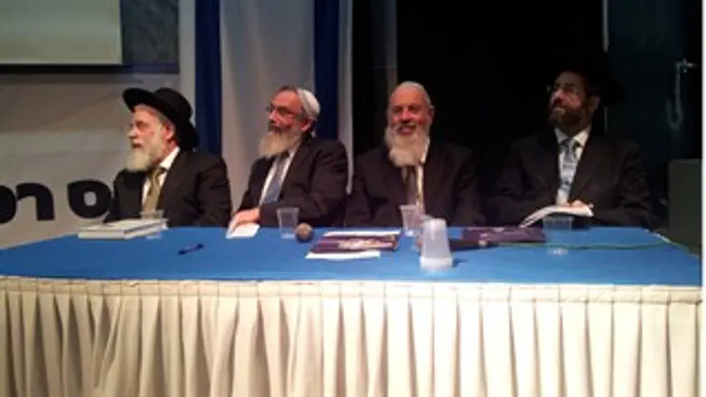 מועמדי הרבנות הראשית בכנס רמלה