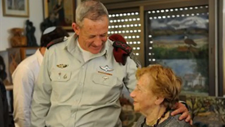 הרמטכ"ל בבית הניצולה.