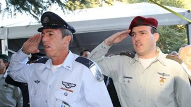 הרב תא"ל רפי פרץ והחזן הראשי, סא"ל שי אברמסון