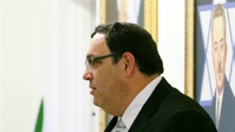 לדאוג לרווחת הניצולים. פירון