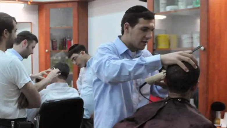 Haircut (illustration)