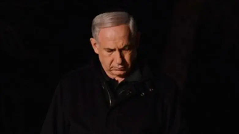 Netanyahu at Yoni's grave.
