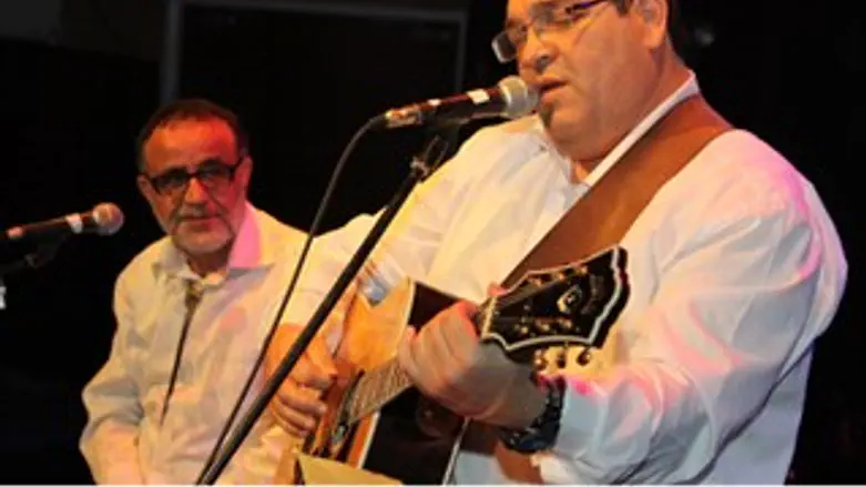 "גאה להיות אזרח", השר פירון