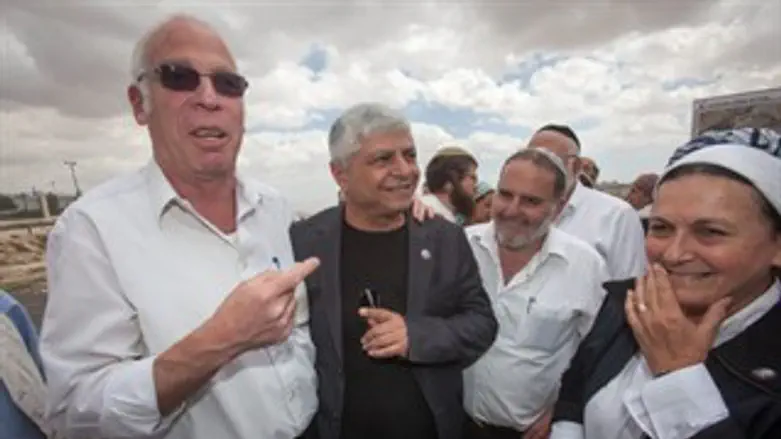 אורי אריאל, כשריאל ודניאלה וייס