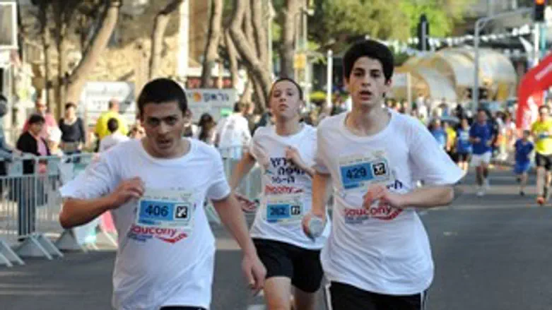 רצים במירוץ חיפה