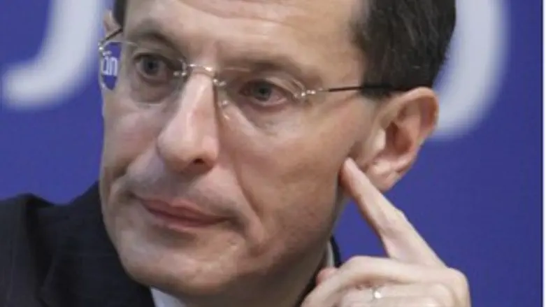 חבר הועדה יוג'ין קנדל