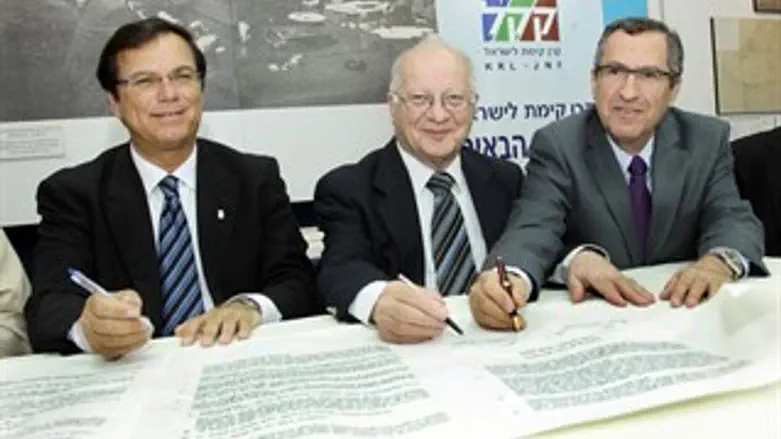 מעמד החתימה על ההסכם