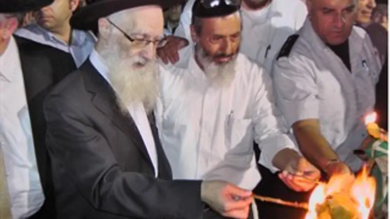 הרב יוסף בהדלקה אשתקד