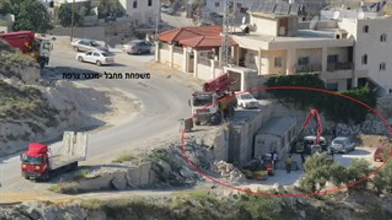 הבנייה נמשכת וכולם שותקים