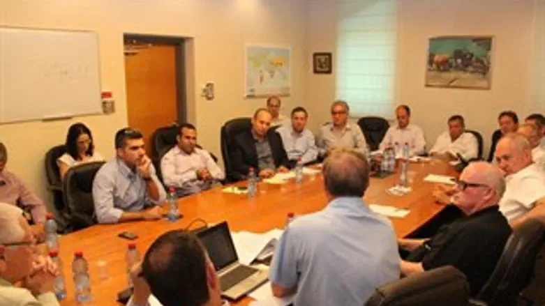 בנט עם התעשיינים