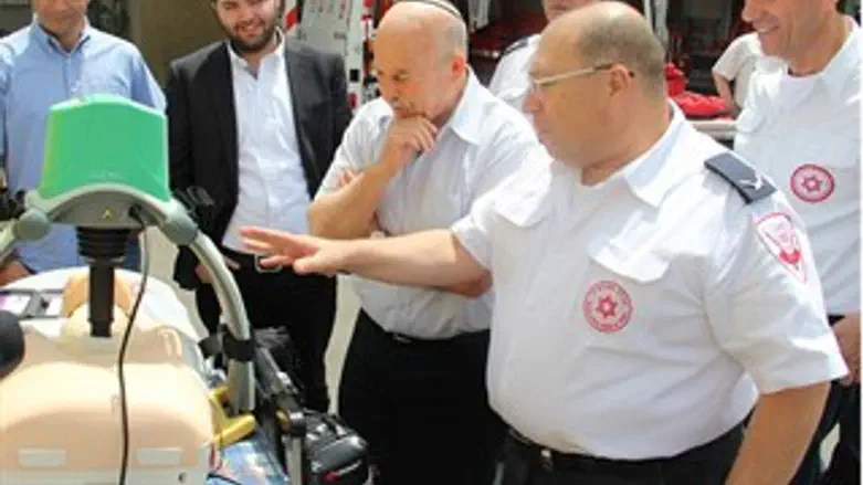 ניסן סלומיאנסקי במד"א