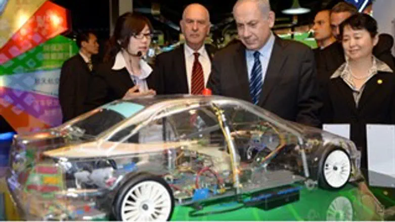 נתניהו בפארק התעשיות בסין