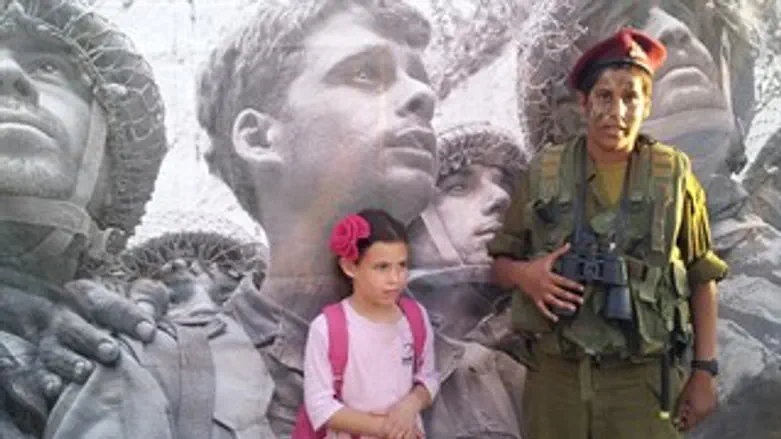 העיר מתעוררת לחיים